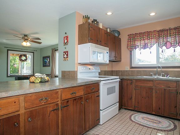 2nd image of 707 Bull Run APT 1B