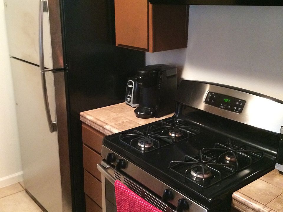 2nd image of 838 N Mansfield Ave APT 1