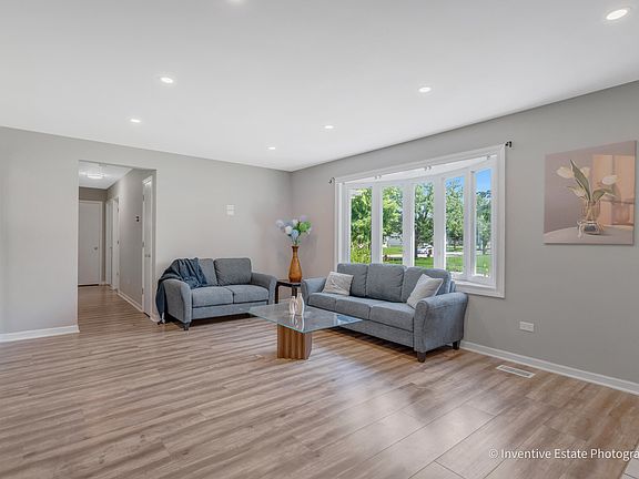 3rd image of 6501 Morningstar Ln