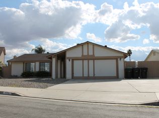 585 Pierce Ct, Hemet, CA 92543