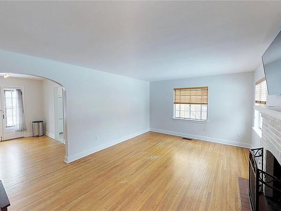 3rd image of 4022 Beech Ave