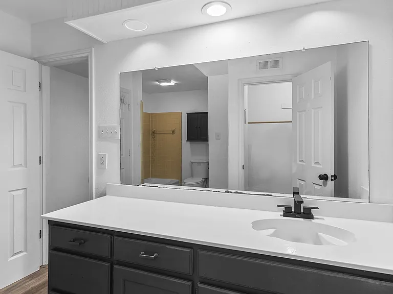 5351 Northridge Blvd — Photo 12