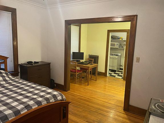 2nd image of 1564 Selby Ave APT 3