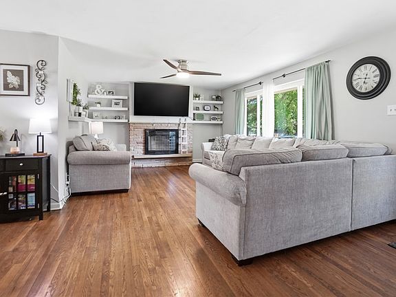 5th image of 927 Princewood Ave