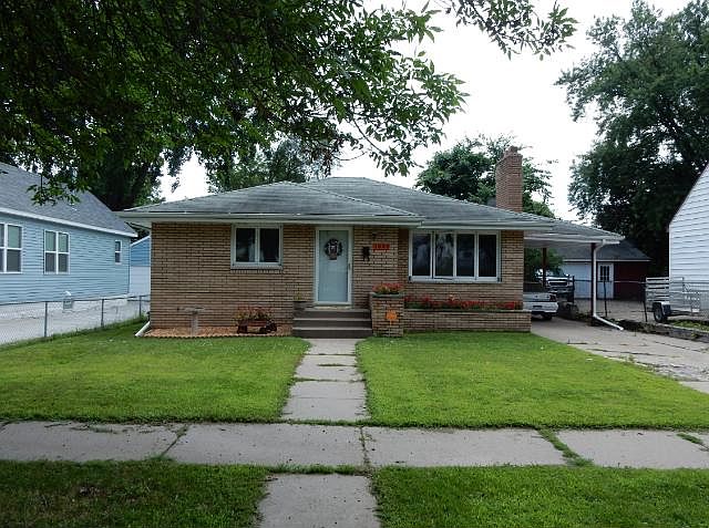 1st image of 1620 Bush Ave
