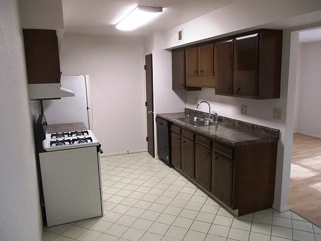 203 S Regency Dr #2A — Photo 2