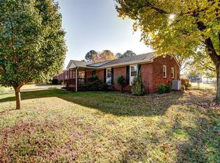 7109 Peach Orchard Ln, Mechanicsville, VA 23111