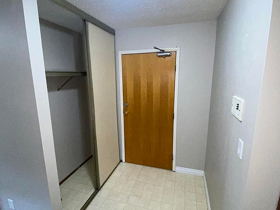 3rd image of 10826 113th St NW #203