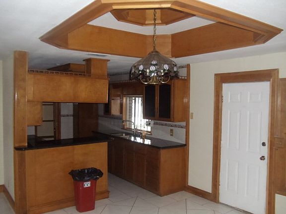 3rd image of 7101 Beachway Ave