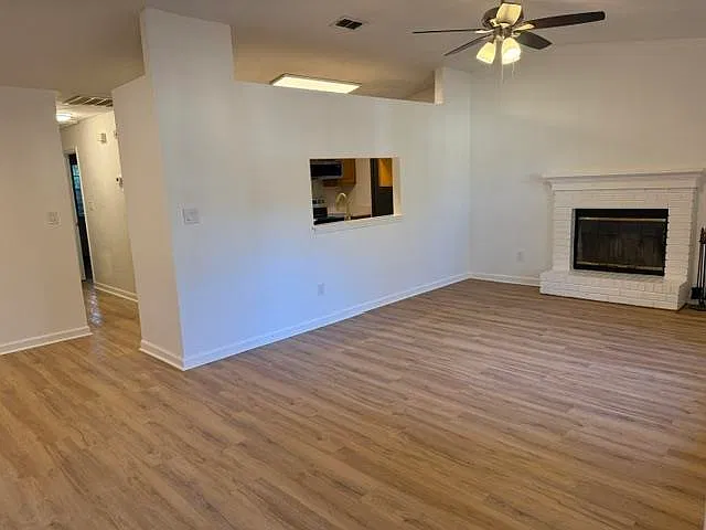 2 bed, 1008 sqft, $1,595 — Photo 2