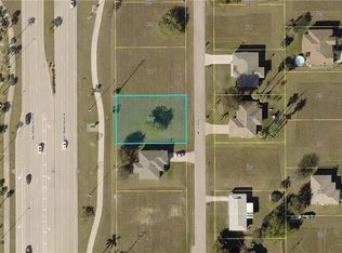 2016 NE 16th Pl, Cape Coral, FL 33909