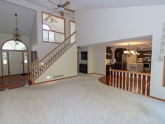 5th image of 7161 Autumn Wood Dr