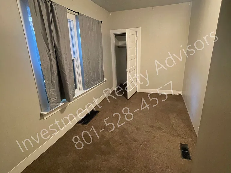 386 N 500 E — Photo 7