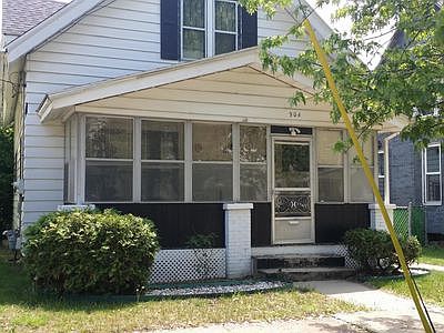 1st image of 904 Crosby St NW
