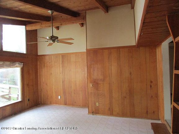 4th image of 129 Lawton St