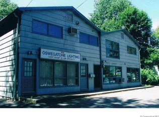 426 Boston Post Rd, Waterford, CT 06385