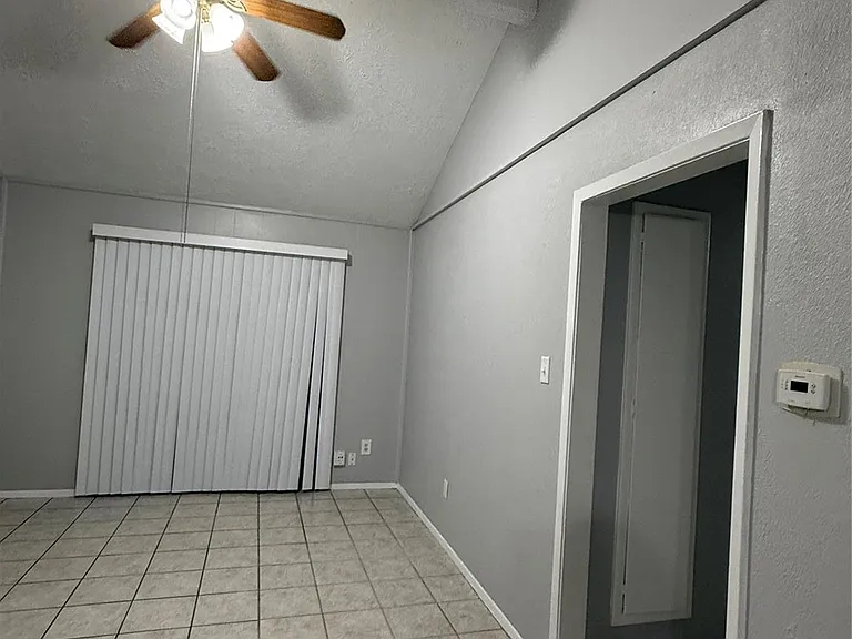 5519 Mendota Ln — Photo 9