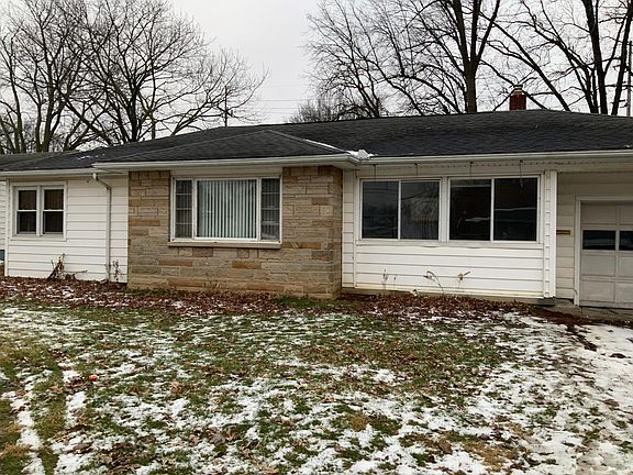 4th image of 1560 E Elm St