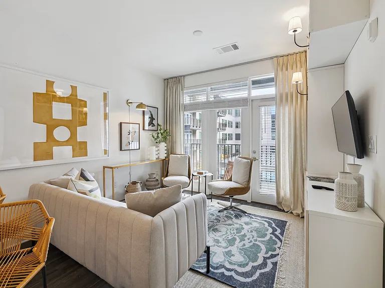 Link Apartments Broad Ave — Photo 11