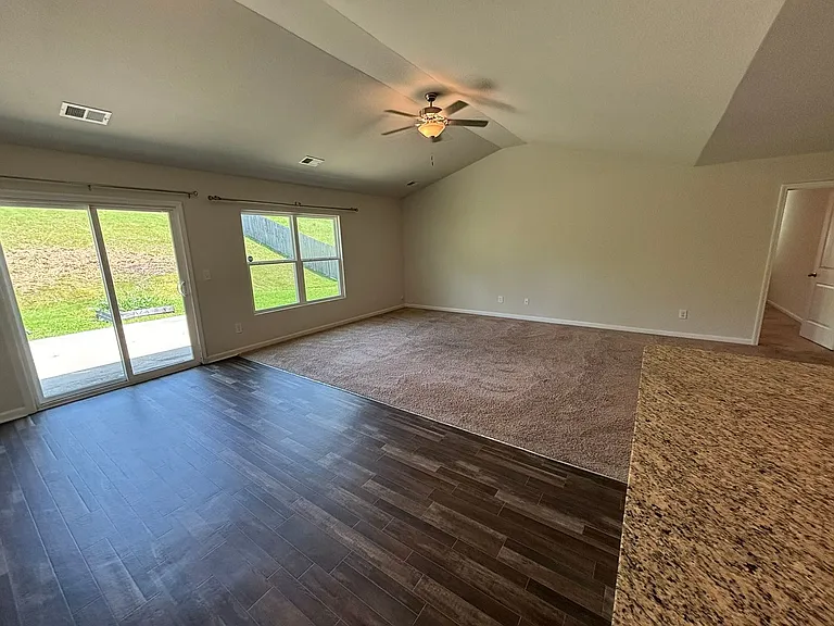 127 Sundew Rd — Photo 3