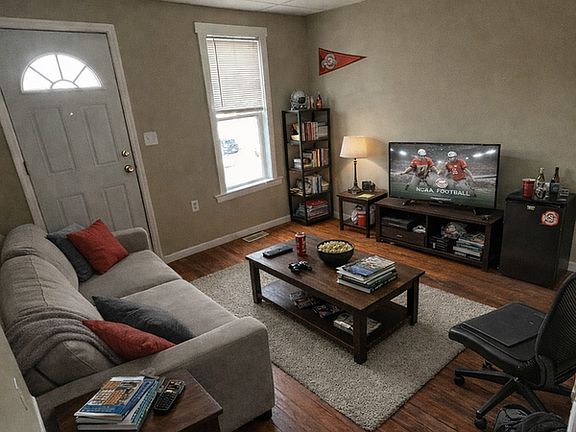 3rd image of 171 Chittenden Ave APT B