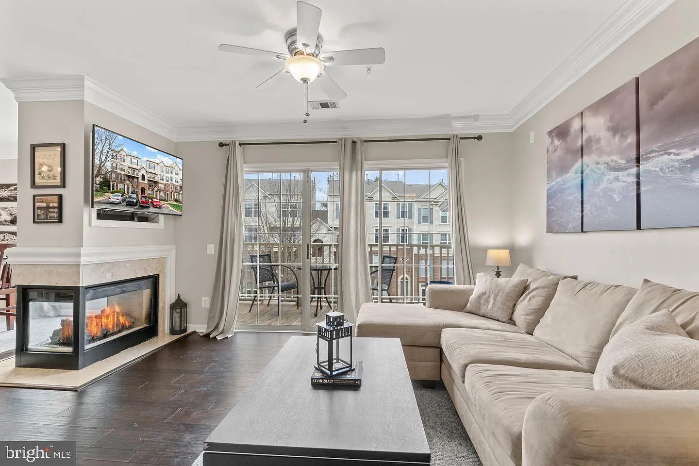 2 bed, 2.5 bath, 1204 sqft, $2,950 — Photo 2