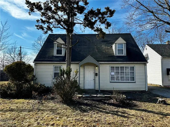 4236 Larkspur Ln, Warrensville Heights, OH 44128