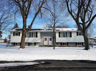 320 Court St, Hilbert, WI 54129