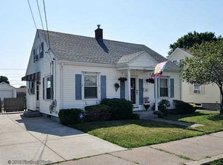 60 1st St, Pawtucket, RI 02861