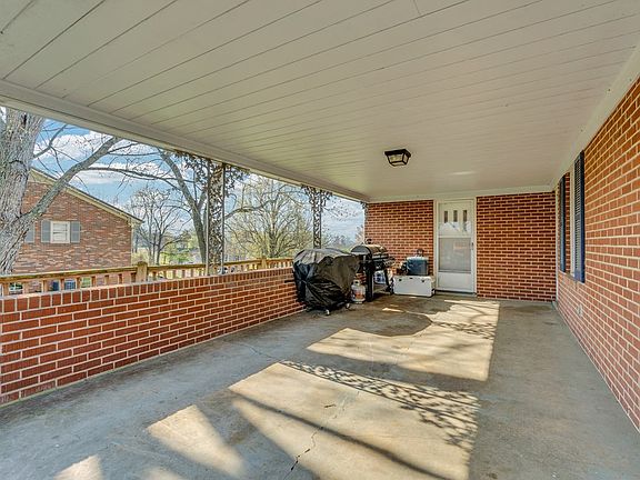 4th image of 607 Turn Table Rd