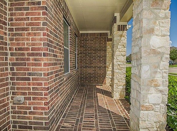 5th image of 2539 Blue Heron Cir