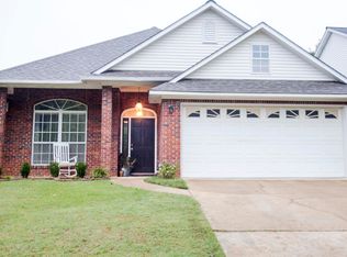 220 Crossgate St, Starkville, MS 39759