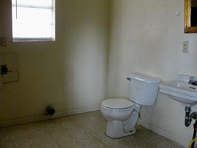 5th image of 709 Slicer St