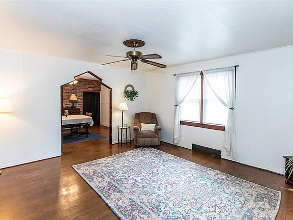 4th image of 9960 Lark Ave