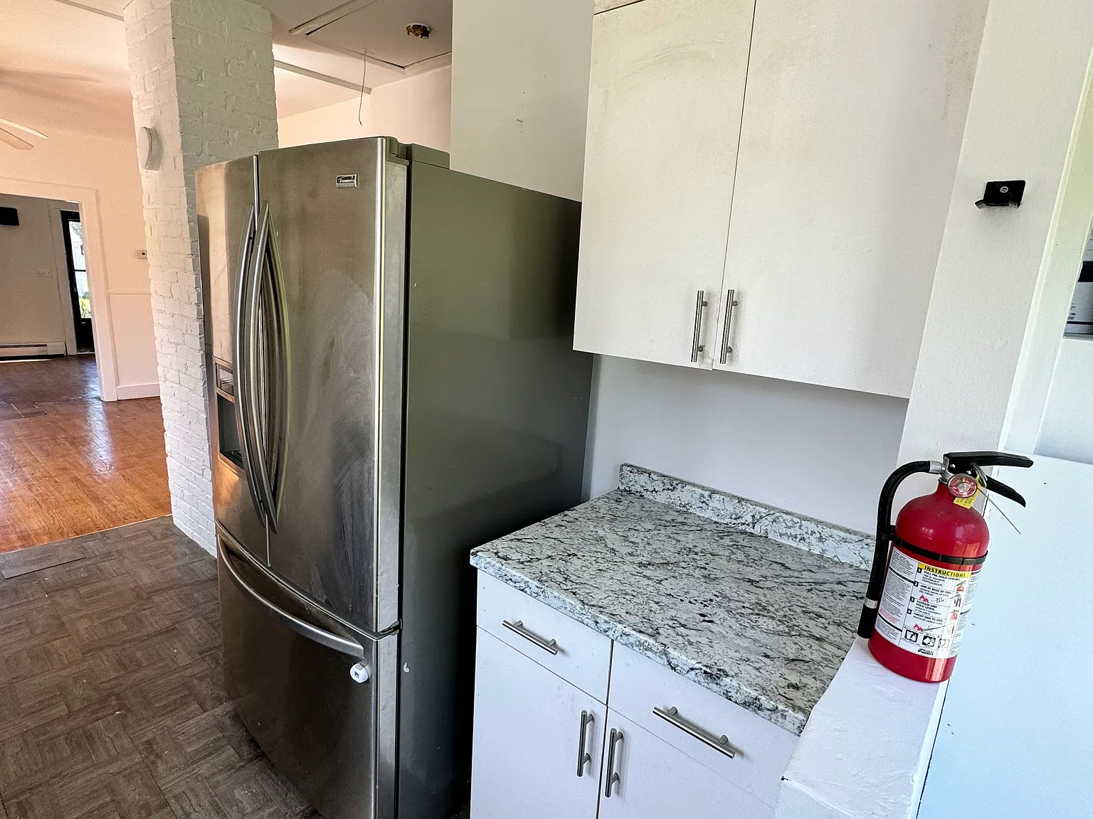 3 bed, 1155 sqft, $3,400 — Photo 3