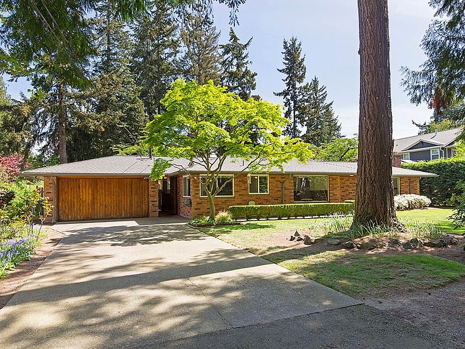 1st image of 2972 72nd Ave SE
