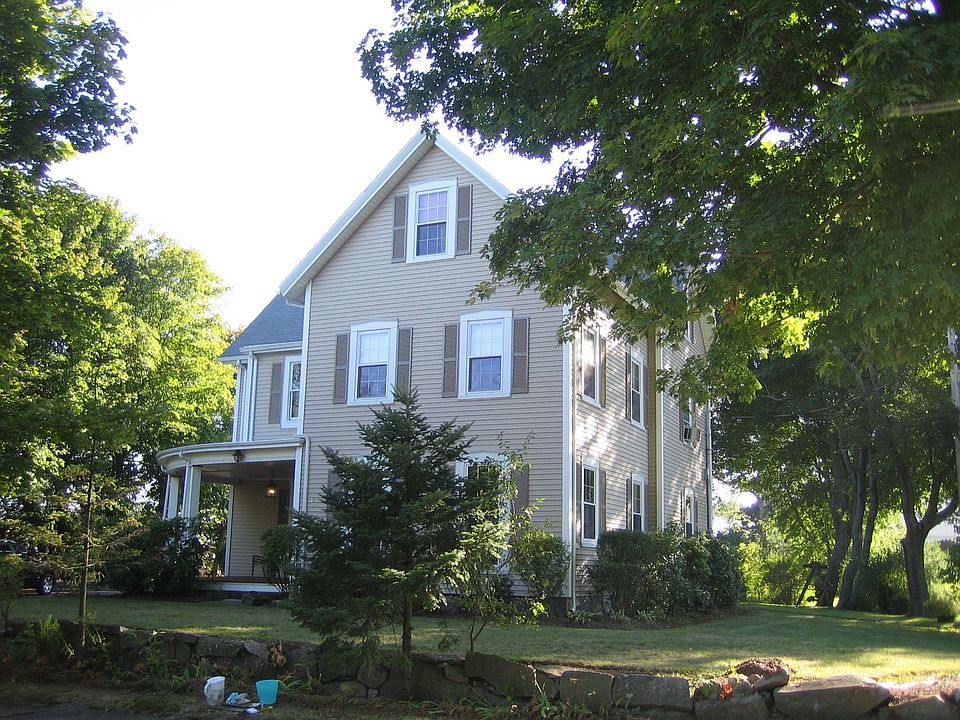 2nd image of 416 Maple St APT 3
