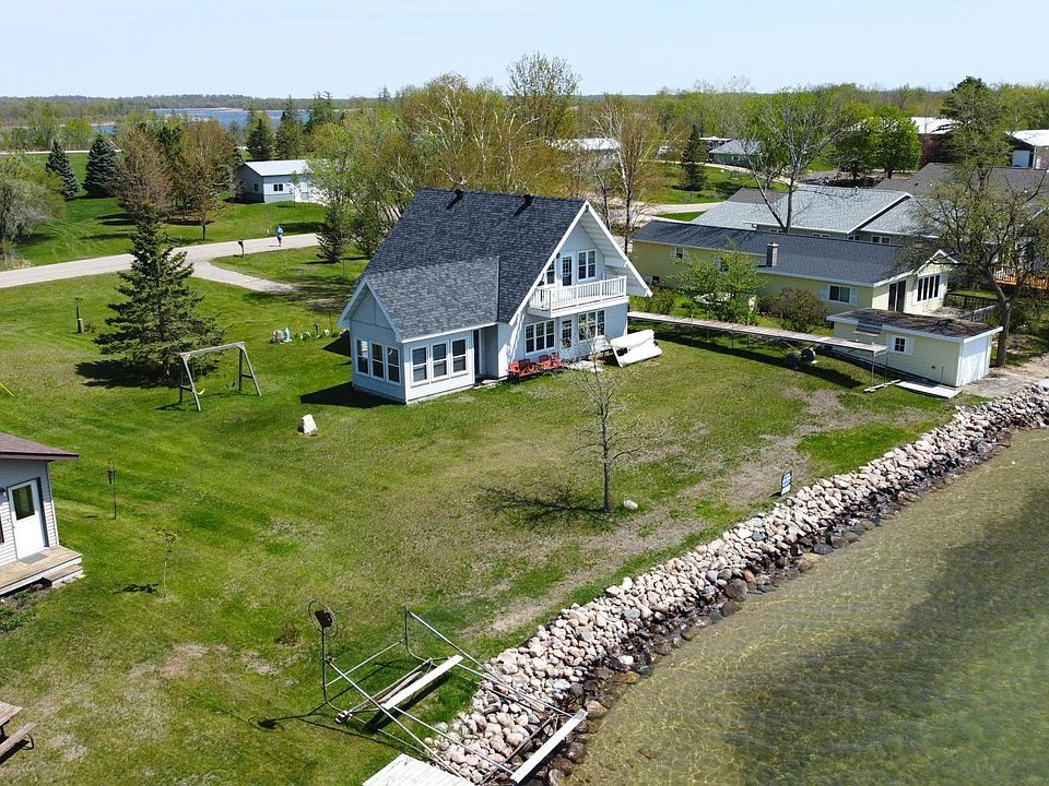 1st image of 33820 N Pickerel Dr