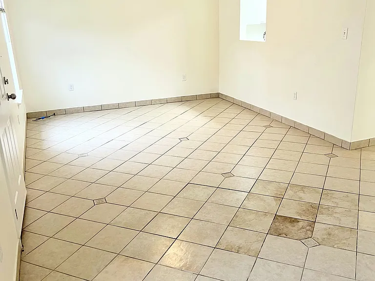 123 Hunt Club Ct — Photo 5