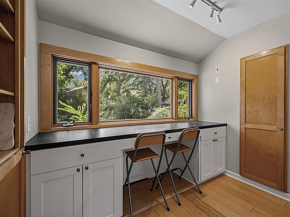 5th image of 4408 Barrow Ave