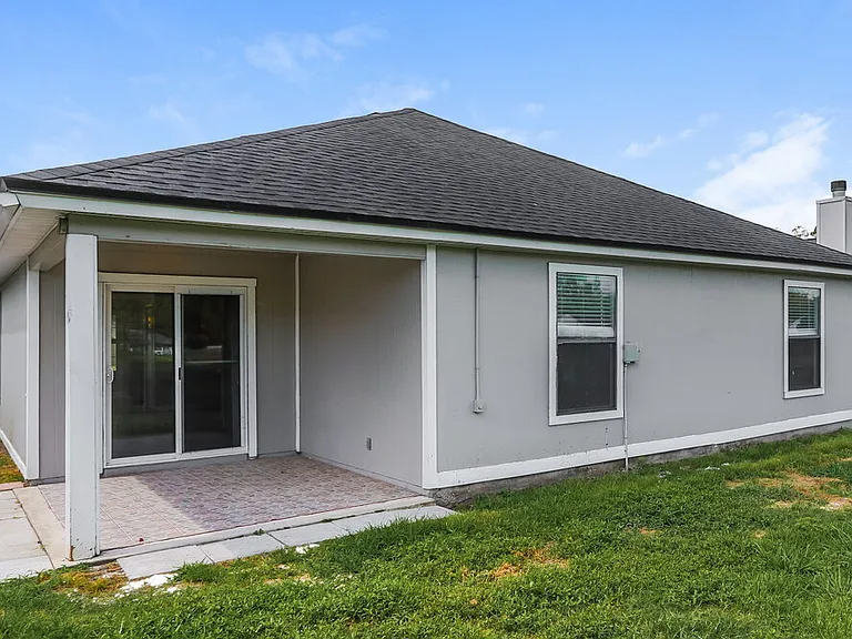 1976 Hunters Trace Cir — Photo 16