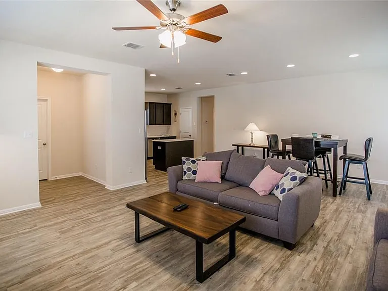 242 Mossycup Dr — Photo 6