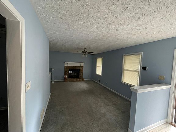 5th image of 3812 Holland Dr