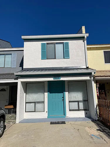 860 Premier Dr Photo 1