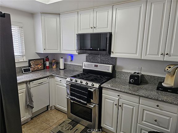 3rd image of 1151 E 1st St