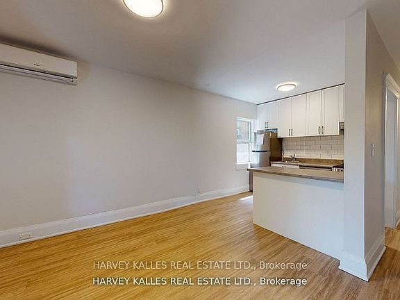 3rd image of 1065 Bathurst St #6