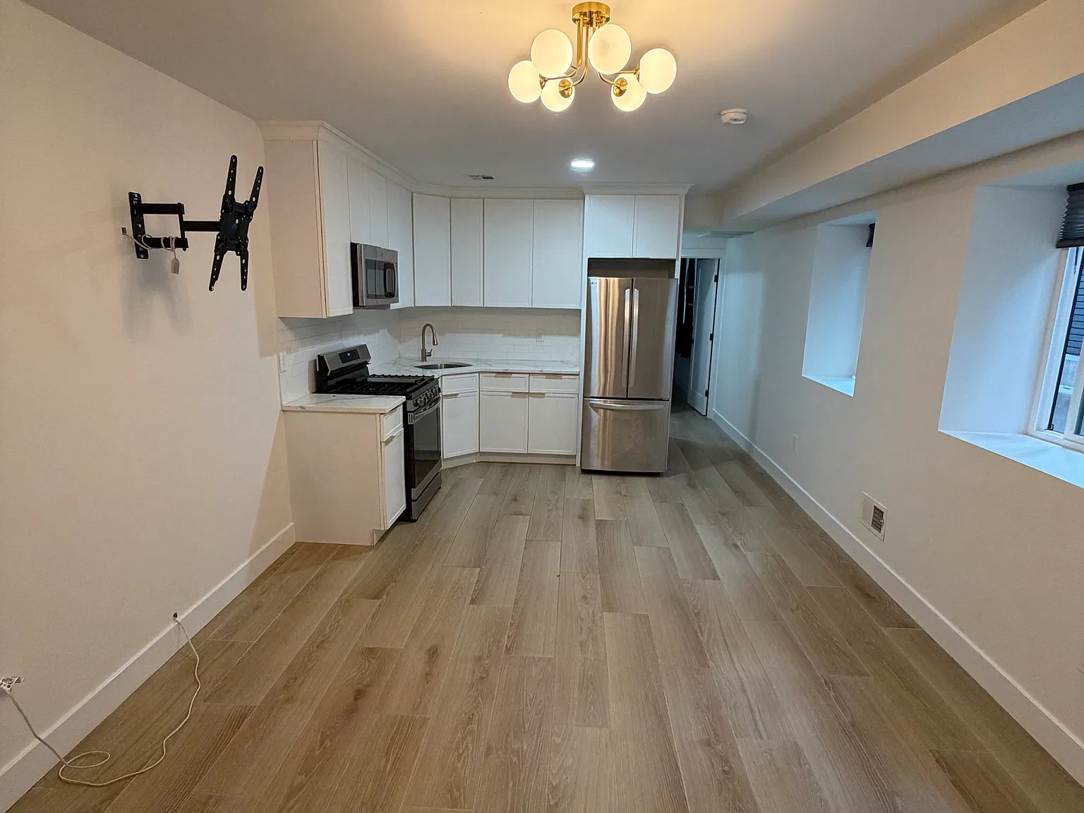 1 bed, 800 sqft, $1,700 — Photo 2