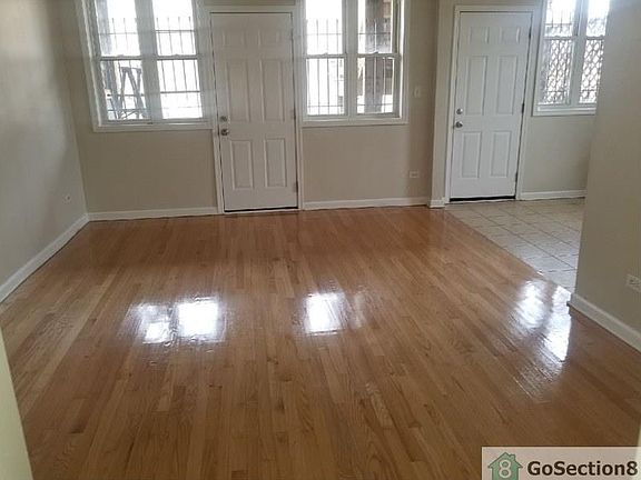3rd image of 6240 S Vernon Ave #1