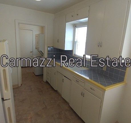 3rd image of 2315 T St APT B