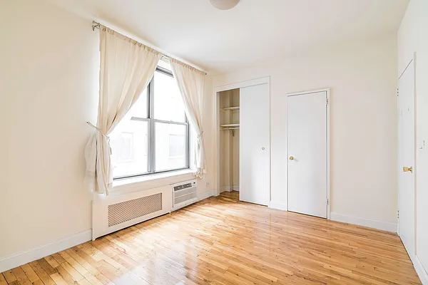 Rented by Compass | media 10